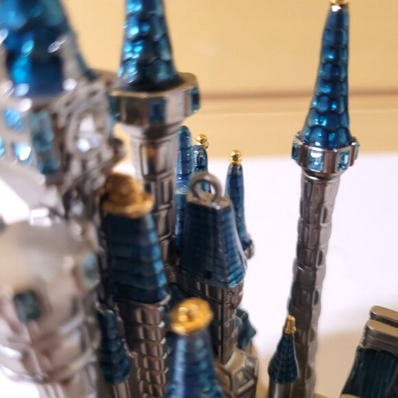 Hallmark Disney 2018 Cinderella Castle Metal Keepsake Ornament Christmas Tree - Picture 5 of 8